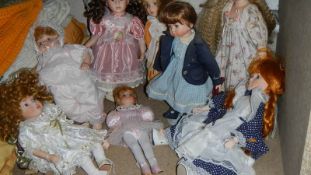 8 collectable dolls.
