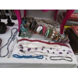 A mixed lot of costume jewellery.