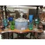 A mixed lot of coloured glass,