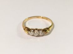A Victorian diamond 5 stone ring in 18ct gold,