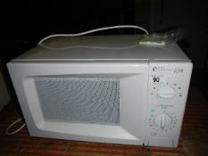 A microwave oven