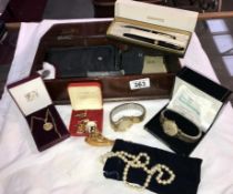 A mixed lot including 2 Accurist wrist watches, costume jewellery,