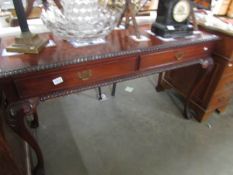 A good quality mahogany 3 drawer side table.