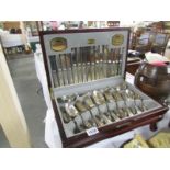 A good quality Viner's Kings pattern canteen of cutlery.