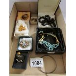 A mixed lot of good quality jewellery including French jet necklace, 3 brooches, necklet etc.