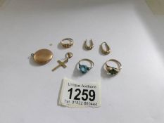 A mixed lot of 9ct gold etc.