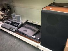 A Bang & Olufsen Beomaster 1900 radio with speakers, a Bang & Olufsen Beogram 1500 record player,