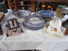 A mixed lot of china.