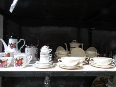 A mixed lot including Meakin soup bowls, coffee set etc.