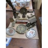 A mixed lot of 19th and 20th century brassware including tradesmen samples.