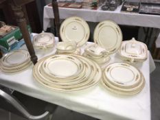 A J & G Meakin dinner service (31 pieces)