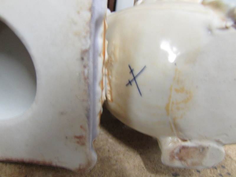 A pair of Meissen slippers. - Image 3 of 3