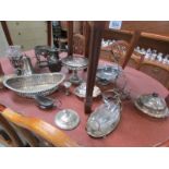A mixed lot of silver plate and other metal ware.