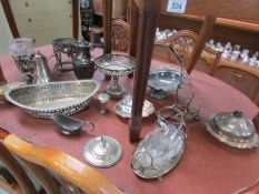 A mixed lot of silver plate and other metal ware.