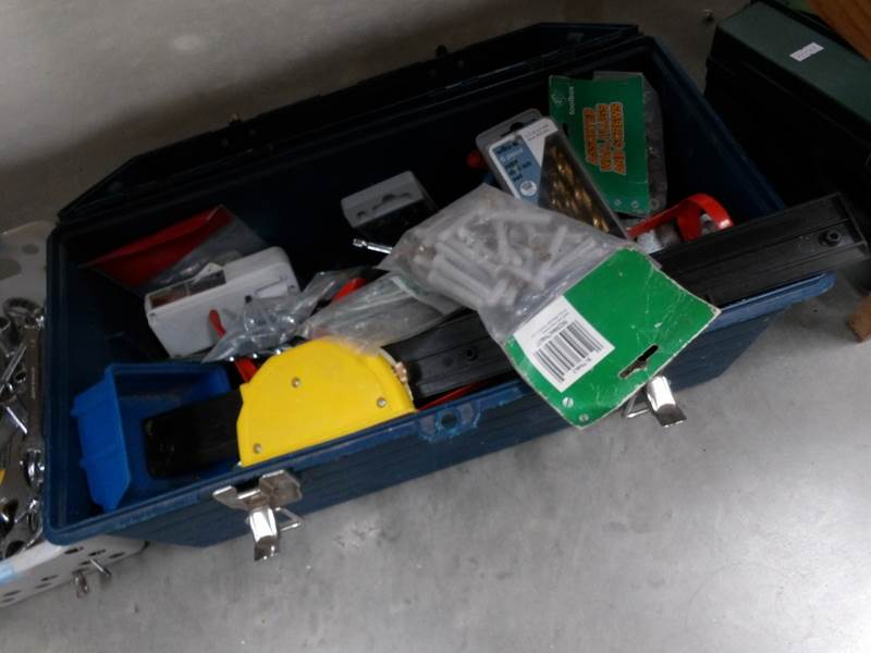 A mixed lot of tools and tool box. - Image 4 of 4