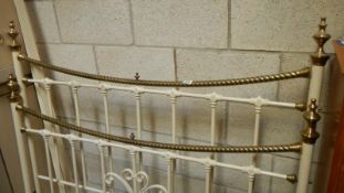 A good quality brass and metal bed surround.