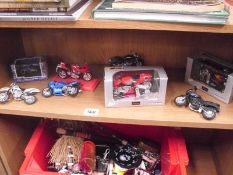 8 boxed / unboxed motorbike die-cast models