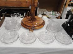 A quantity of glass dishes