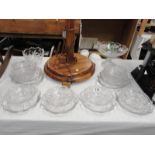 A quantity of glass dishes