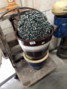 2 plant pots & an artificial bush/hedge