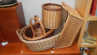 6 items of wickerware including baskets