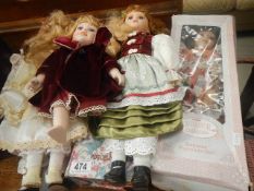 A quantity of collector's dolls, some boxed.