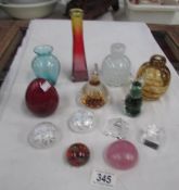 A mixed lot of glass paperweights etc.