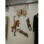 4 items of wall art including lizard, gecko, butterfly etc.