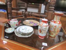 A mixed lot of oriental china.