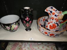 An Ironstone jug and bowl (a/f),