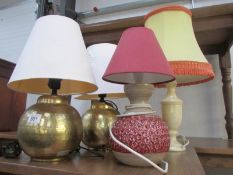 4 table lamps.