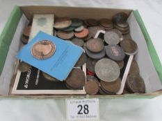 A mixed lot of coins.