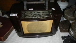 An old radio.