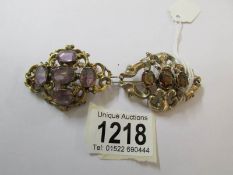 2 vintage brooches.