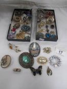 A tray of good vintage costume brooches, 37, items in total.