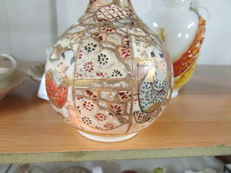 A Satsuma 'bottle' vase and a pair of porcelain cups and saucers. - Image 4 of 5