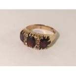 A ladies dress ring in 9ct gold, Hall marked Birmingham 1994. Size S.