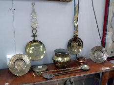 A quantity of copper & brassware including pots