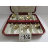 A cased set of 6 silver teaspoons.