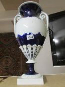 A large 19th century Royal Worcester Flight Barr blue and white vase, a/f.