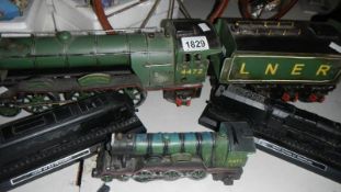 2 Coal 00 scale model trains,