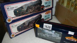 3 Bachmann 00 gauge steam locomotives - 31-608 LNER V3 tank,