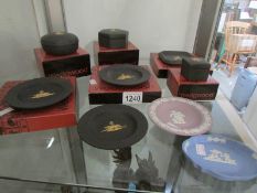 6 boxed Wedgwood Egyptian collection items and 1 unboxed together with 2 Jasper ware trays,.