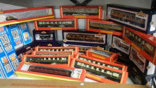 A quantity of Hornby and Bachmann 00 gauge rolling stock including R223 Pullman first parlour car,
