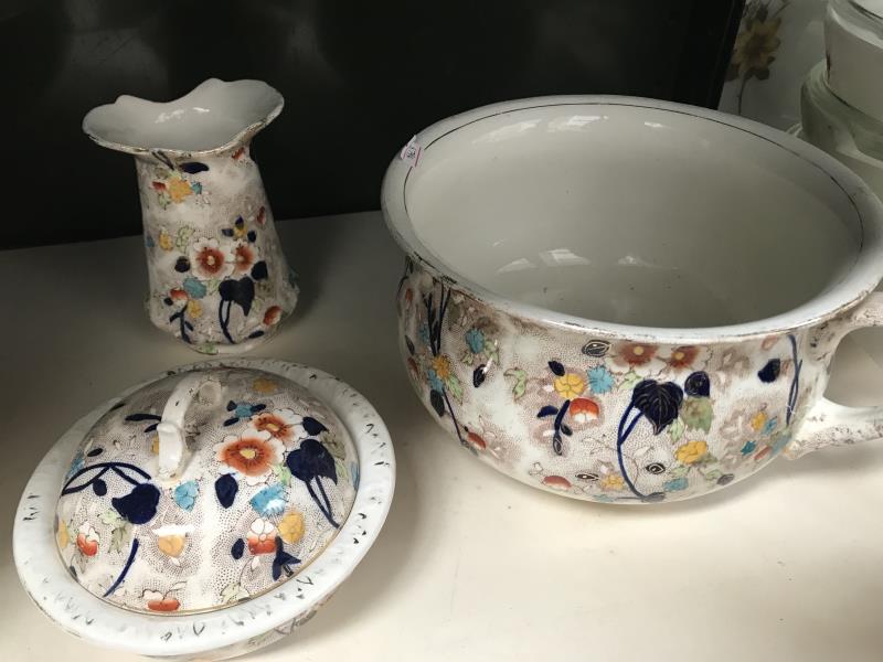 An old washbowl jug and pot set A/F - Image 3 of 3