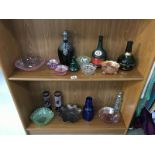 2 shelves of glassware including carnival glass etc.