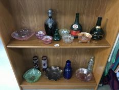 2 shelves of glassware including carnival glass etc.