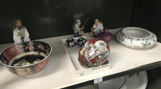 A quantity of oriental bowls,