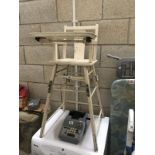 A vintage retro childs high chair (hinge A/F)