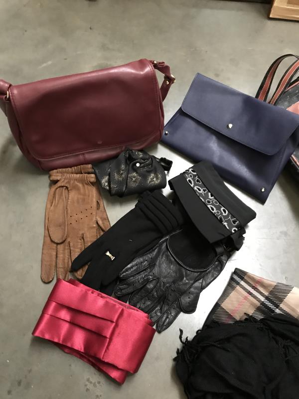 A quantity of various handbags - Image 3 of 4